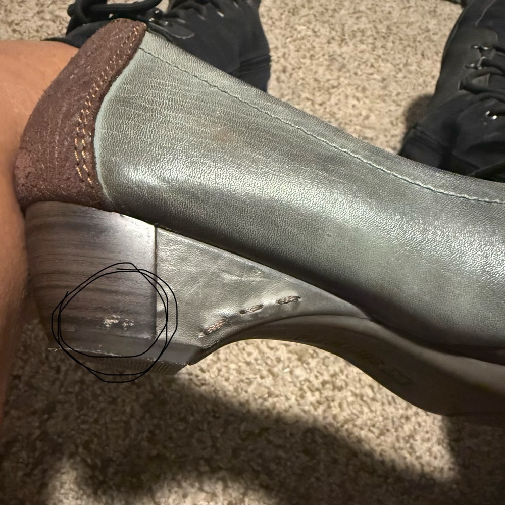 Pikolinos Green and Brown slip~on Size 38EU.
Extremely comfortable. - Picture 5 of 5
